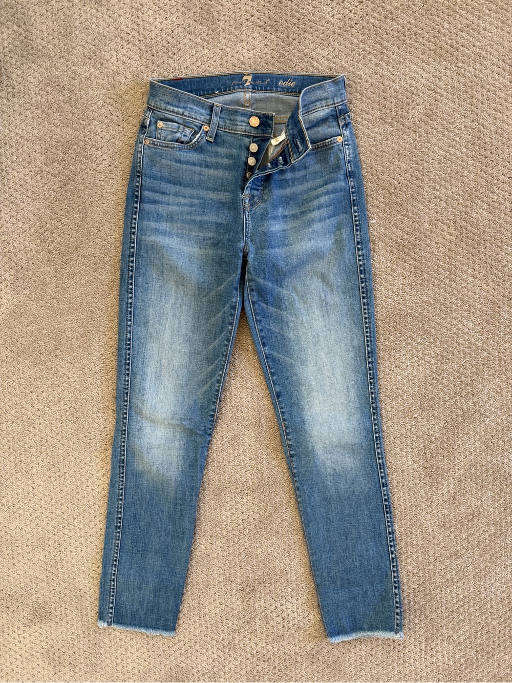 7 For All Mankind ….EDIE CROPPED STRAIGHT